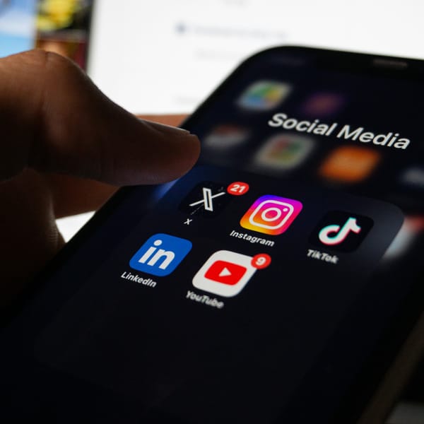 Scientists urge moratorium on teen social media age verification